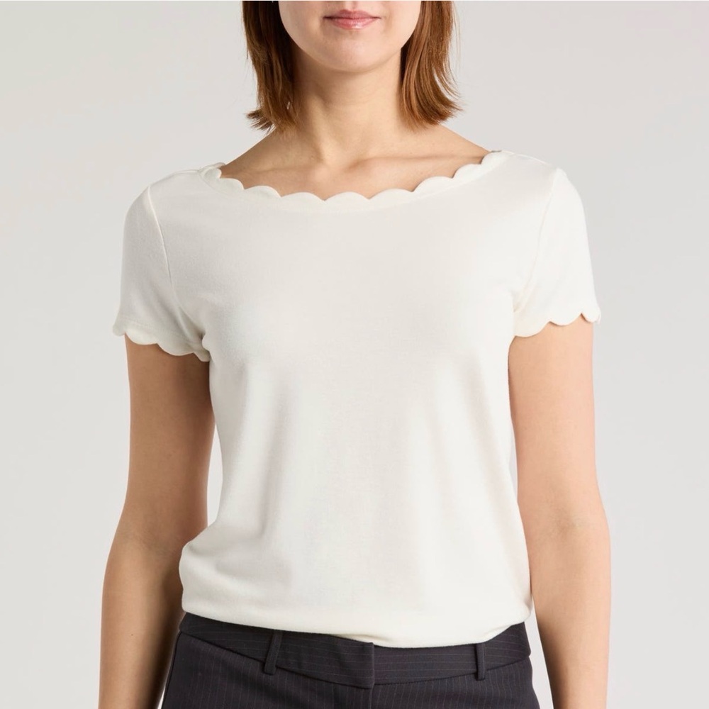 NWT Scalloped Women's Top - Picture 3 of 3
